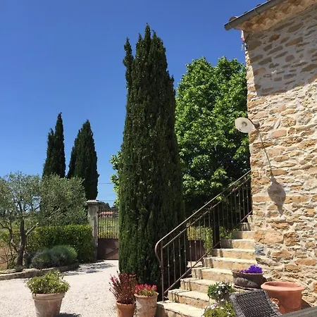 Bastide De Fontvieille Bed & Breakfast 4*