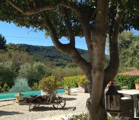 Bastide De Fontvieille Отель типа 
